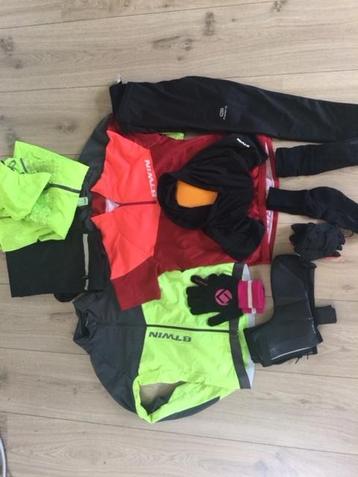 BTWIN Fietskleding Set - mt 148-152 beschikbaar voor biedingen
