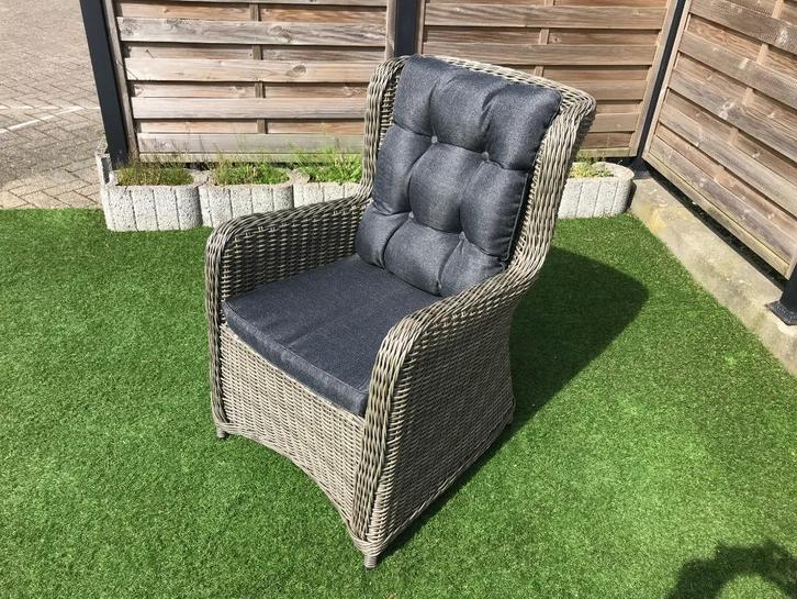 Tuinstoel luxe uitstraling met dikke kussens Heerlijke zit, Tuin en Terras, Tuinstoelen, Nieuw, Wicker, Ophalen