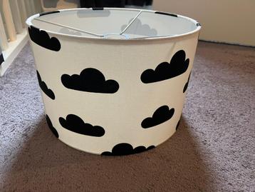 Lampenkap met Wolken Motief beschikbaar voor biedingen