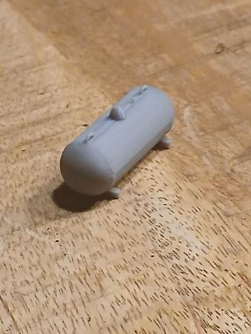 Gastanks grijs en wit h0  beschikbaar voor biedingen