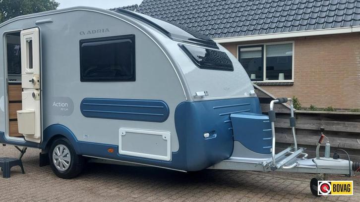Adria Action 391 LH incl. voortent,vloerv.FD., Caravans en Kamperen, Caravans, Bedrijf, tot en met 2, 750 - 1000 kg, Standaardzit