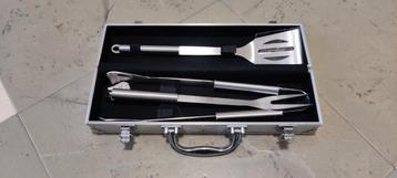 Nieuw: BBQ Bestekset met mooie stevige koffer beschikbaar voor biedingen