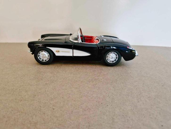 Prachtige Chevrolet Corvette 1957,gaaf,metaal,1:18,Majorette, Hobby en Vrije tijd, Modelauto's | 1:18, Nieuw, Auto, Overige merken