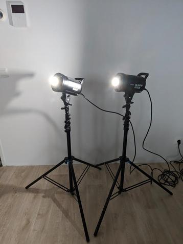 2x Godox SL-60W met softbox en statief beschikbaar voor biedingen