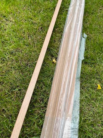 Plinten plakplinten kleur oud eiken 43,2 meter beschikbaar voor biedingen