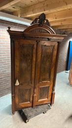 Oude wortelnoten kast uit Oekraïne, Ophalen