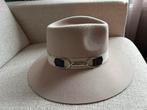 Beige hoed, Kleding | Dames, Hoeden en Petten, Ophalen of Verzenden, Zo goed als nieuw, One size fits all, Hoed