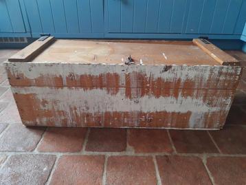 houten kist beschikbaar voor biedingen