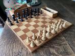 Oud schaakspel + dam in goede staat koning 8,2 H voor, € 27, Hobby en Vrije tijd, Gezelschapsspellen | Bordspellen, Ophalen of Verzenden