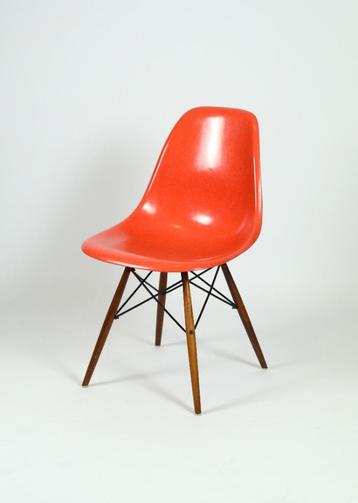 Vintage Eames Herman Miller dsw stoel beschikbaar voor biedingen