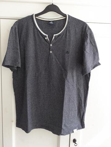 T-shirt, maat XL beschikbaar voor biedingen