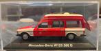 Mercedes Benz W123 300 D ambulance, Ophalen of Verzenden, Zo goed als nieuw, Auto, Norev