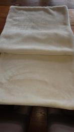 2 kussenhoezen. Cremekleur., Huis en Inrichting, Woonaccessoires | Kussens, Ophalen of Verzenden, Zo goed als nieuw, Vierkant