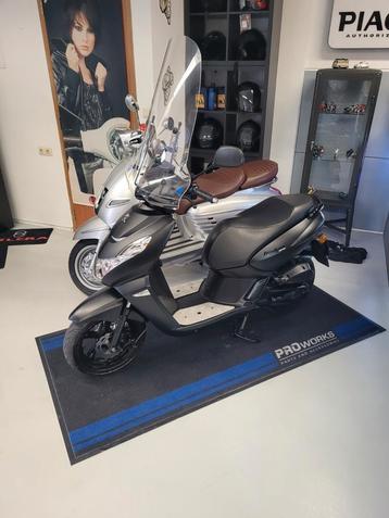 Peugeot kisbee Black edition  beschikbaar voor biedingen