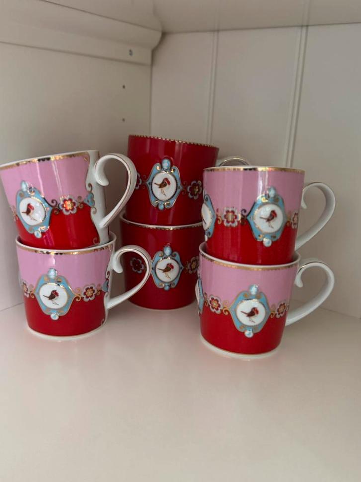 Pip Studio servies Love Birds kopjes rood roze mokken rood, Huis en Inrichting, Keuken | Servies, Zo goed als nieuw, Overige typen