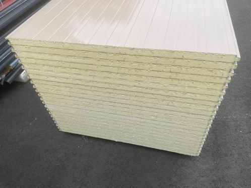 Nette restpartij sandwichpanelen, 40mm wand Ral 1019 €16,, Doe-het-zelf en Verbouw, Platen en Panelen, Zo goed als nieuw, Overige materialen