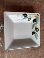 Italiaans schaaltje met olijven, Gebruikt, Porselein of Keramiek, Schaal, Vierkant