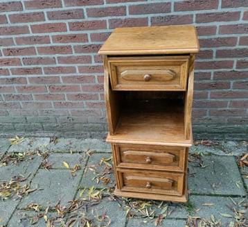 Massief EIKEN kastje,3 laden,Wandkastje,Nachtkastje,CTC 416 beschikbaar voor biedingen