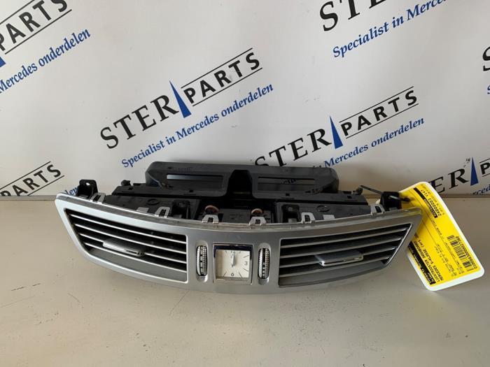 Luchtrooster Dashboard van een Mercedes S-Klasse, Auto-onderdelen, Dashboard en Schakelaars, Mercedes-Benz, Gebruikt, 3 maanden garantie