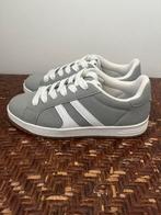 Grijze schoenen voor dames, maat 40, Ophalen of Verzenden, Zo goed als nieuw, Grijs, Sneakers of Gympen