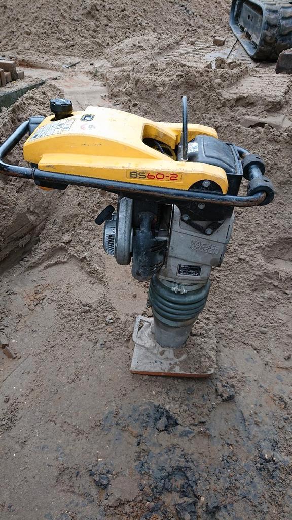 Wacker stamper, trilplaat kruiwagen huren, te huur., Tuin en Terras, Kruiwagens, Zo goed als nieuw, Ophalen