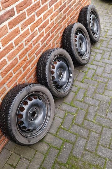Winterbanden Aygo Citroen C1 Peugeot 108 maat 165/60/15 beschikbaar voor biedingen