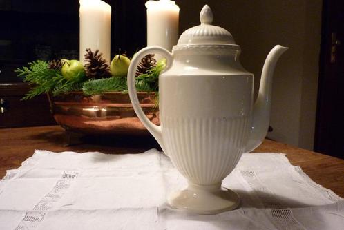 Wedgwood Edme KOFFIEPOT, Huis en Inrichting, Keuken | Servies, Zo goed als nieuw, Overige typen, Wedgwood, Aardewerk, Ophalen of Verzenden