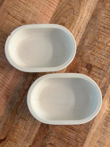 2 stuks keramische voerbakken Surefeed crème beschikbaar voor biedingen