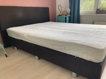 GRATIS: Boxspring 160 bij 200