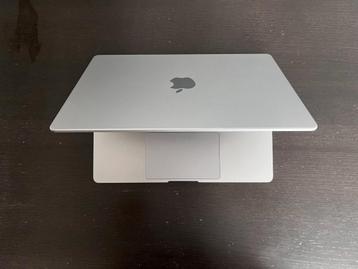 Macbook Pro M1 Max, 14 Inch, Zilver beschikbaar voor biedingen
