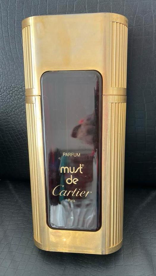 Parfume Must de Cartier goudkleurig  Giant XXL Winkeldummy, Verzamelen, Parfumverzamelingen, Zo goed als nieuw, Miniatuur, Verzenden