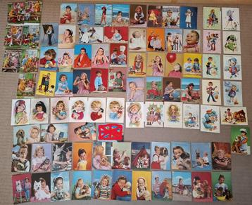87 ansichtkaarten met kinderen 1968-1980 beschikbaar voor biedingen