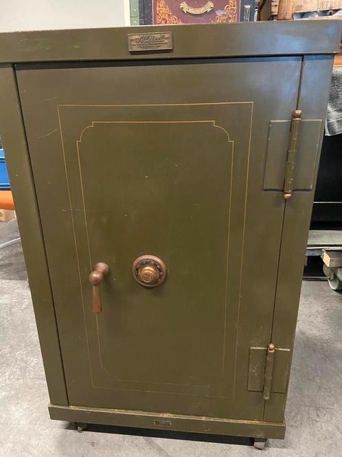 Vintage kluis/archief kast met code all ateel safe Ohio USA, Huis en Inrichting, Brandblussers en Brandkasten, Zo goed als nieuw