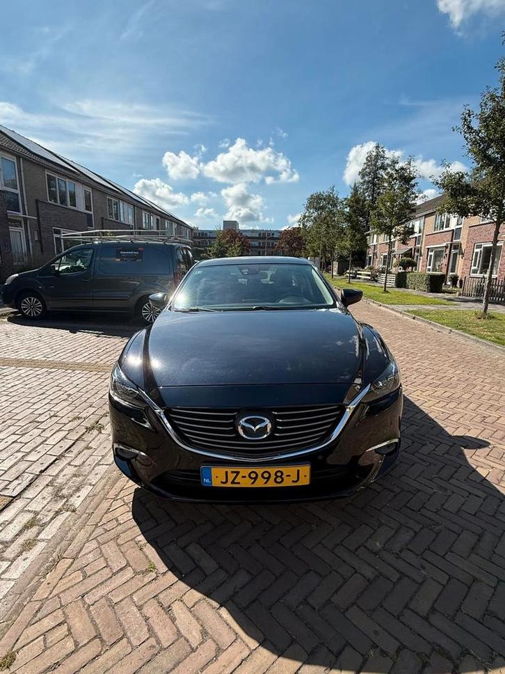 Mazda 6 2.2D 150pk  Sedan Aut6 2015 Zwart, Auto's, Mazda, ABS, Adaptive Cruise Control, Airbags, Airconditioning, Bluetooth, Bochtverlichting