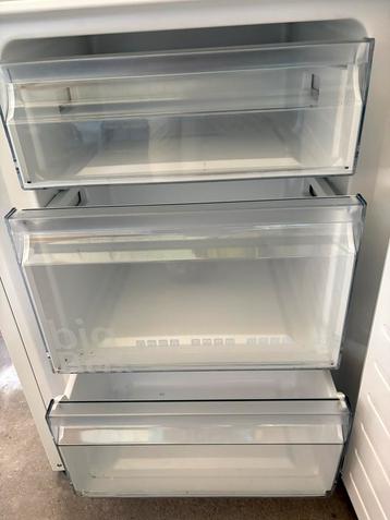 Siemens KG33VXW30 Koel-vriescombinatie beschikbaar voor biedingen