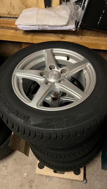 Volkswagen golf winterbanden SET beschikbaar voor biedingen