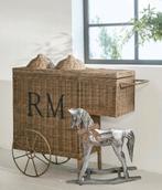 1 rocking horse statue 36x35cm & 1 Rivièra maison rr strik, Huis en Inrichting, Woonaccessoires | Overige, Ophalen of Verzenden