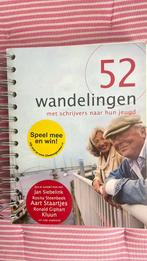 E. Brik - 52 wandelingen met schrijvers naar hun jeugd, Overige merken, Fiets- of Wandelgids, E. Brik, Ophalen of Verzenden