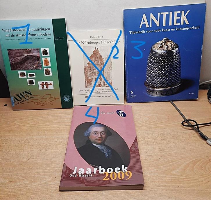 4 boeken  vingerhoeden bodemvondsten, Antiek en Kunst, Antiek | Boeken en Bijbels, Verzenden
