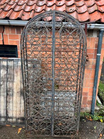 Antiek Wijnrek - Opknapper beschikbaar voor biedingen