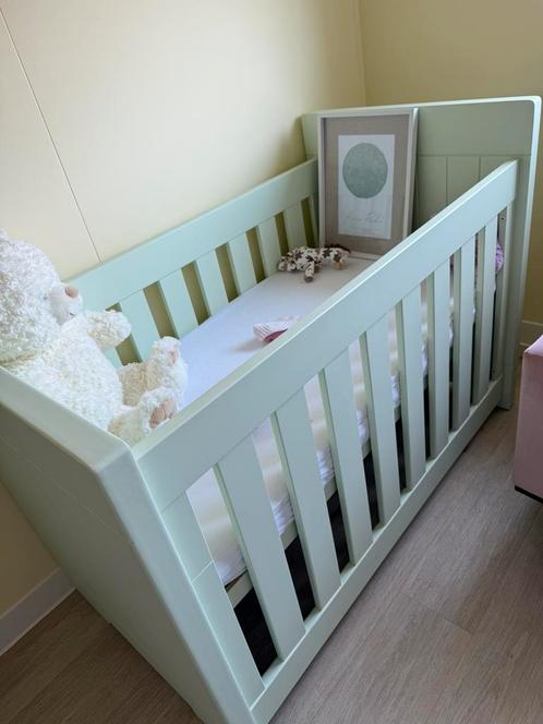 Mooi Ledikantje net gloedniew AeroMatrasje, Kinderen en Baby's, Babywiegjes en Ledikanten, Nieuw, Ledikant, Ophalen