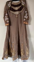 Indiase bollywood dames (feest)kleding Anaarkali/jurk/ gown, Beige, Maat 38/40 (M), Ophalen of Verzenden, Zo goed als nieuw