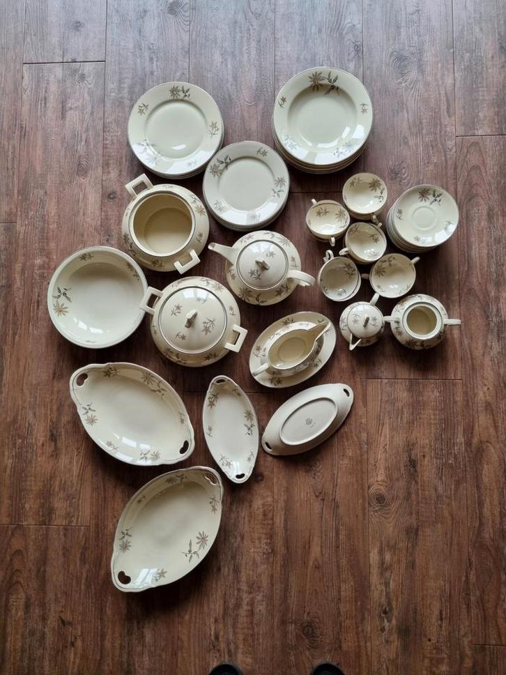 Vintage Servies met Bloemmotief, Antiek en Kunst, Antiek | Servies compleet, Ophalen