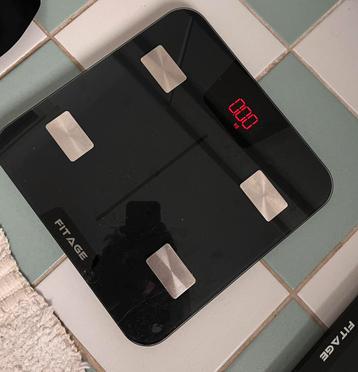 Fitage weegschaal met app beschikbaar voor biedingen