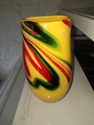 Handgeblazen Vaas - Geel, Rood & Groen Swirl beschikbaar voor biedingen