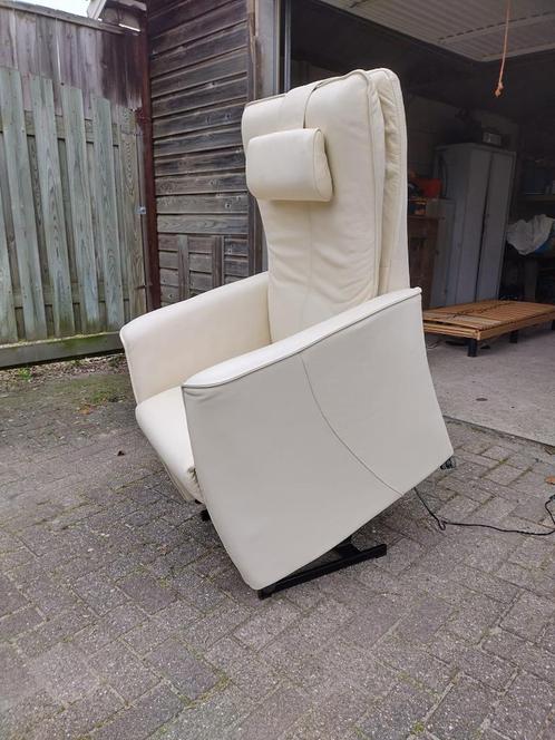 Zgan prachtige sta op stoel merk : Prominent leder, Huis en Inrichting, Fauteuils, Zo goed als nieuw, Leer, 50 tot 75 cm, 75 tot 100 cm