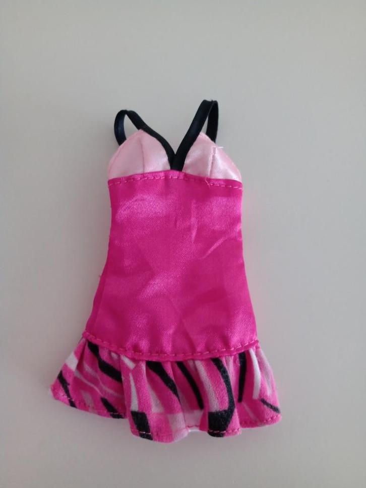 Veel Leuke Korte Jurkjes voor (Barbie) Poppen (24 foto's), Verzamelen, Poppen, Gebruikt, Kleertjes, Ophalen of Verzenden
