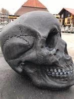 XL Schedel 70kg Gotisch Halloween Harley Skull Grafsteen, Tuin en Terras, Tuinbeelden, Nieuw, Beton, Ophalen of Verzenden, Mensenbeeld