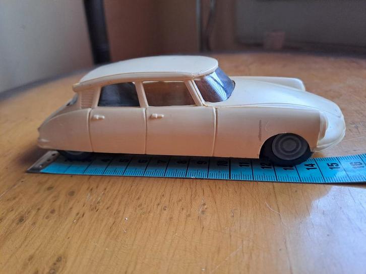 Citroën DS Modelauto - Lemezarugyar Elzett Muveck, Hobby en Vrije tijd, Modelauto's | 1:43, Gebruikt, Auto, Overige merken, Ophalen of Verzenden