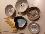 Diverse kleine: tulbandvormen taartvorm  spuitjes. T.e.a.b., Ophalen of Verzenden, Zo goed als nieuw, Taarten of Cupcakes, Bakvorm